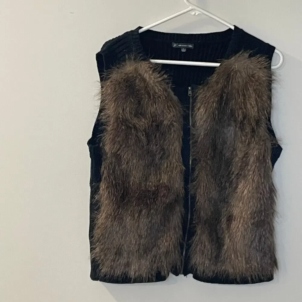 Adrianna Papell fur vest Large brown sleeveless jacket black knit back cozy chic